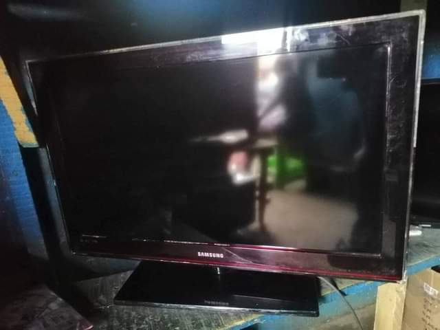 A picture of Samsung Tv 32 inches