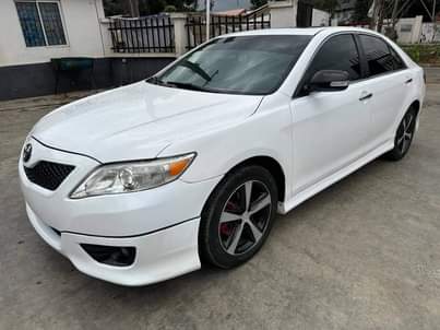 A picture of 2010 Camry SE