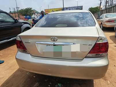 A picture of 2006 Toyota Camry V6 Engine