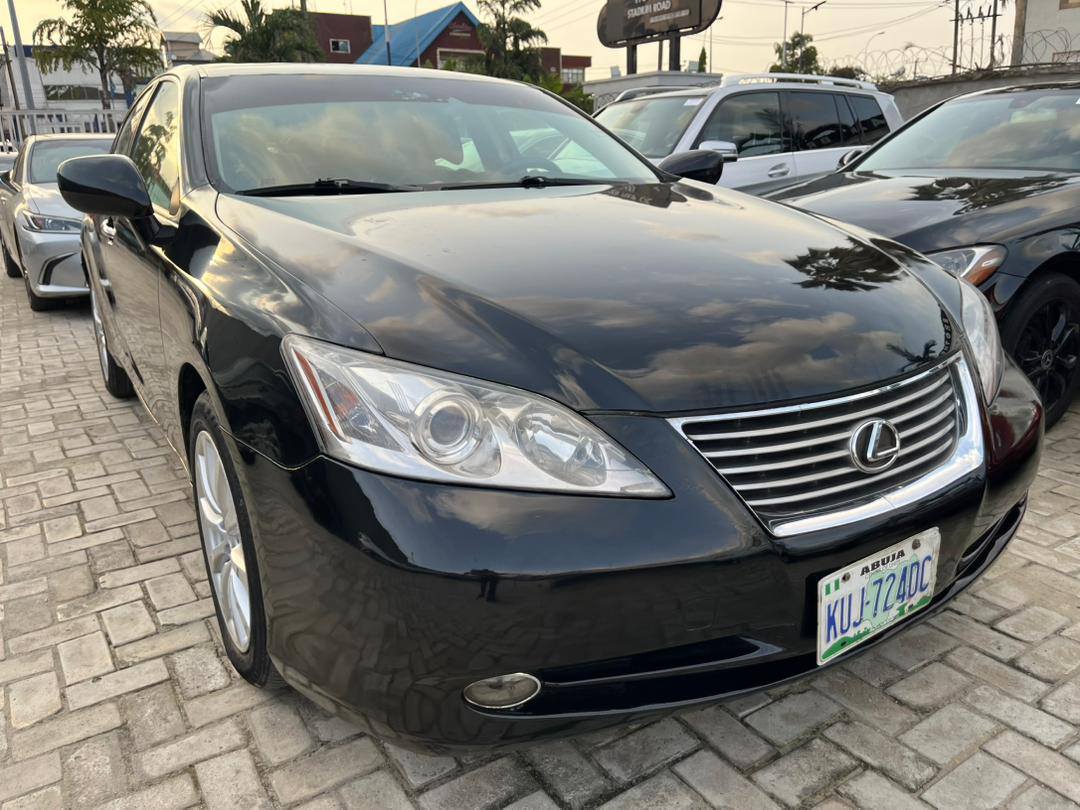 A picture of Lexus es350