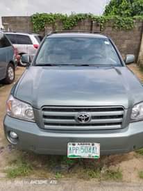 A picture of 06 Toyota Highlander