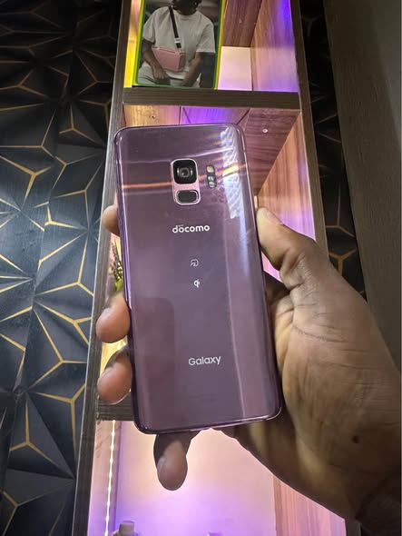 A picture of Samsung S9 64gb