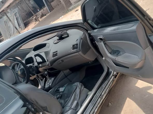 A picture of Unregistered 2005 Model Honda Civic With Untempered Engine And Gear