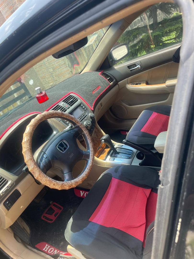 A picture of Sharp Registered 2004 Honda Accord