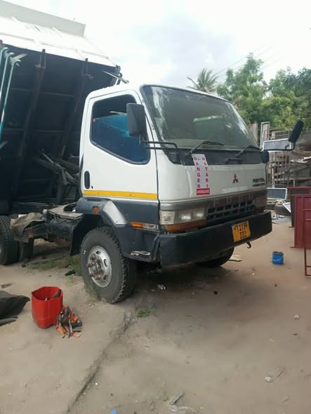 A picture of Mitsubish Fuso Tipper