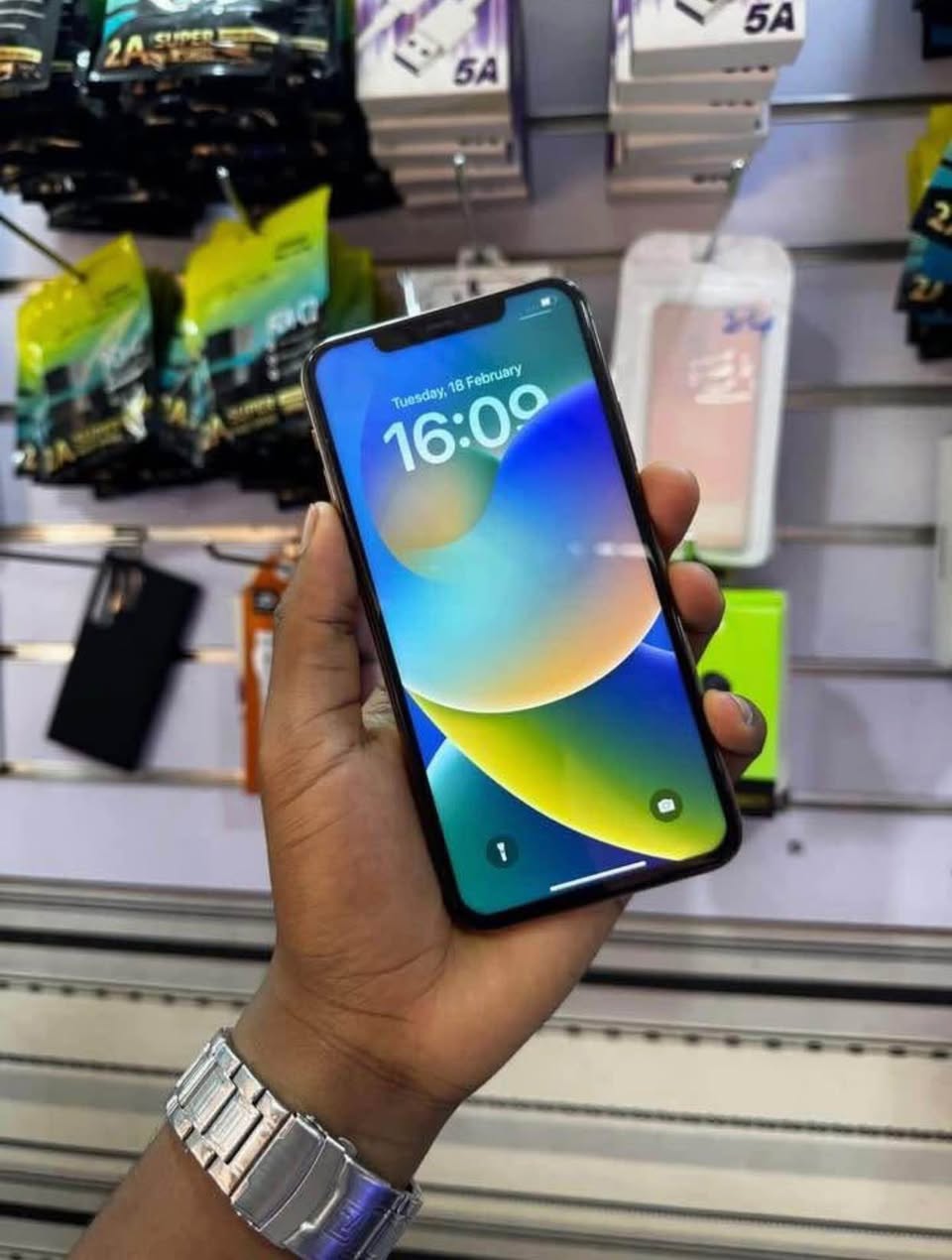 A picture of iPhone 11 Promax 256gb