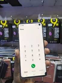 A picture of S10 SAMSUNG WITH MINOR CRACK AT 300000