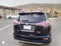 A picture of Toyota RAV4 2017