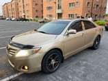 A picture of This is Camry 2007 model XLE with thumb start drive