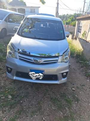 used toyota noah