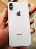 A picture of iPhone X 64gb storage
