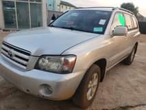 A picture of Toyota highlander 2004 3ROWS SEATER Foreign used Tokunbo Accident free