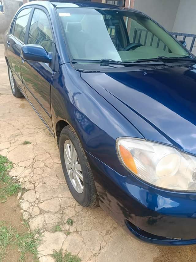 A picture of TOYOTA COROLLA 2006