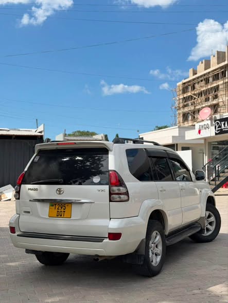 A picture of LANDCRUISER PRADO 120