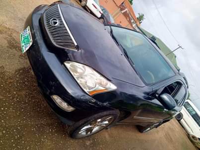 A picture of 2003 Lexus RX 330 First body untouched engine and gear