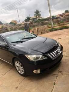 A picture of 2010 Es 2010 ES350
