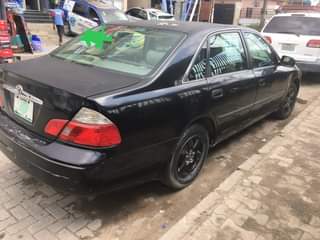 A picture of 2003 Toyota Avalon Sedan