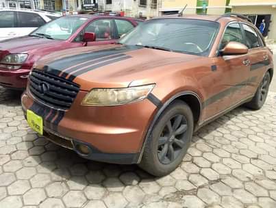 A picture of Infiniti FX35 2005