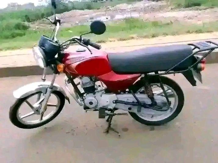 bajaj boxer