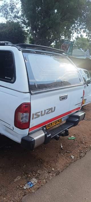 classifieds/cars isuzu