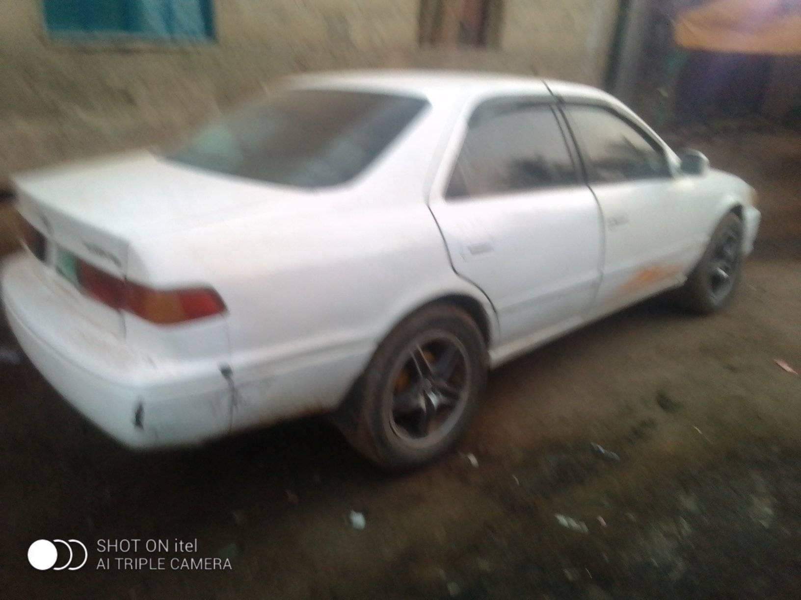 A picture of 2001 Toyota Camry 2001