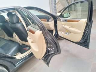 A picture of Lexus ES330 2005 Model