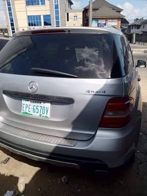 A picture of Neat mercedes Benz ml359 09 10 First body AC Engine