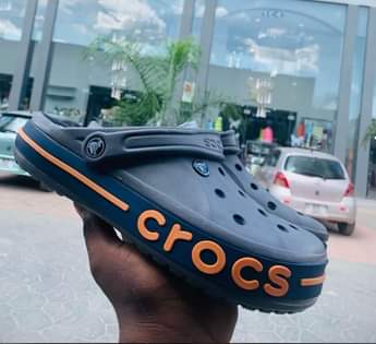 crocs