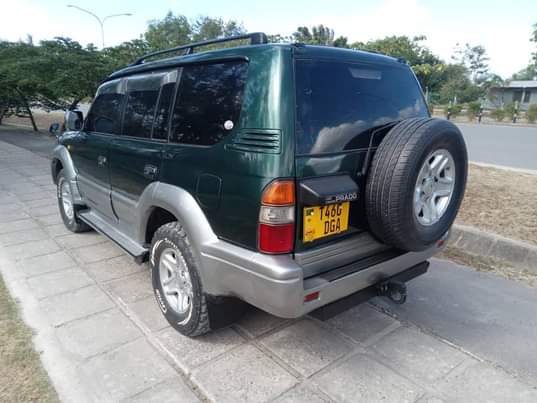 A picture of Toyota Land cruiser Prado