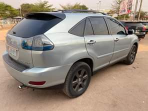 A picture of Tok standard Lexus Rx330 2005 model registered Excellent engine and