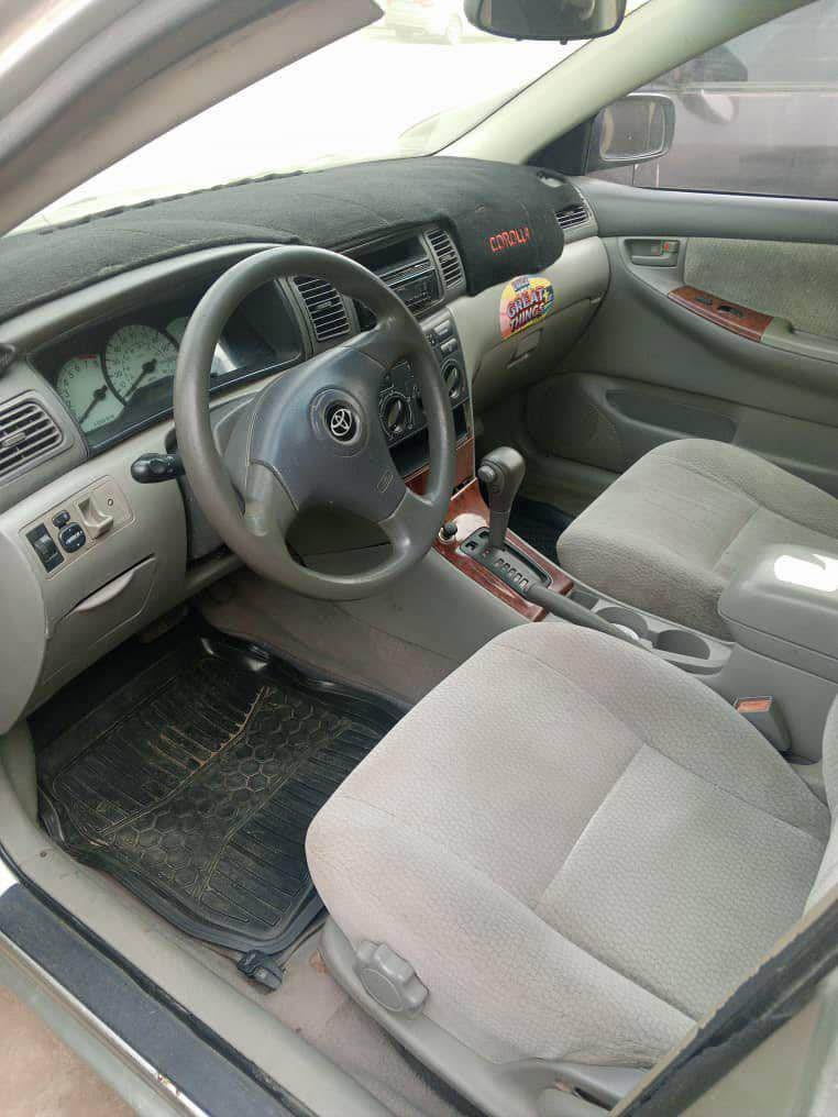 A picture of Toyota Corolla 2004