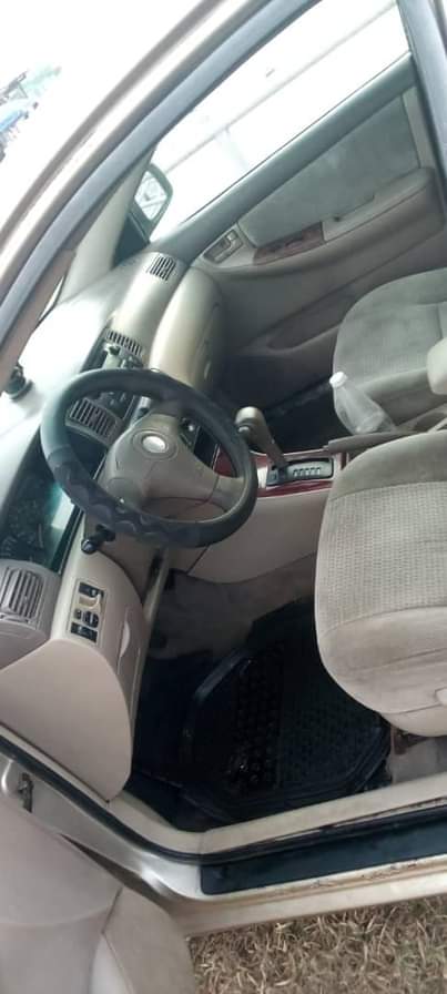 A picture of DEALER MARKET 2007 Toyota Corolla LE Painted once on first