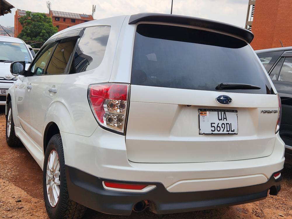 A picture of SUBARU FORESTER 2010 MODEL
