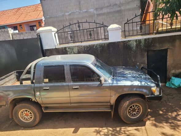 A picture of 1996 Toyota Hilux