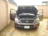 A picture of Hond pilot 2005 model first body pan very clean and