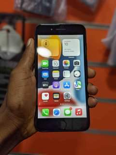 A picture of IPhone 7 plus