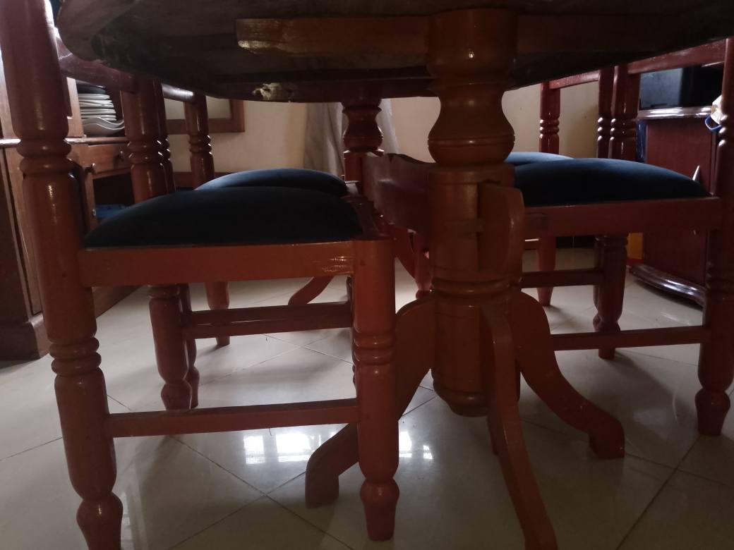A picture of Dining table