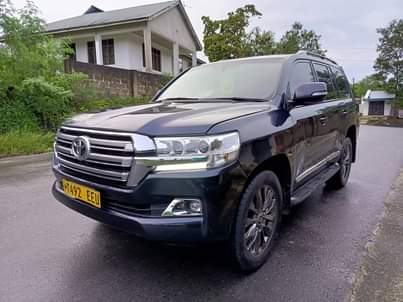 A picture of TOYOTA LAND CRUISER V8 MILLION139 0716711174