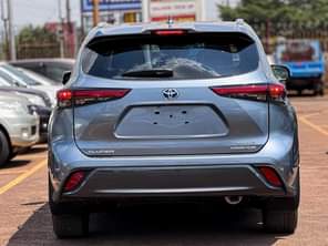 A picture of 2021 TOYOTA KLUGER GRANDE HYBRID PETROL Automatic 7 Seater Low