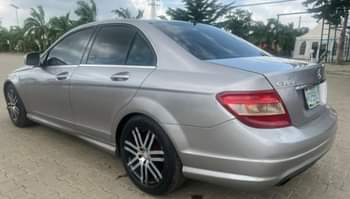 A picture of 2009 first body C300 with untampered engine and gear selling