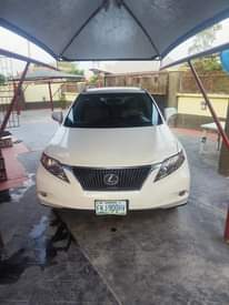 A picture of Lexus RS 350