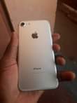 A picture of iPhone 7 128gb super clean like new