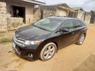 A picture of 2010 Toyota venza first body registered