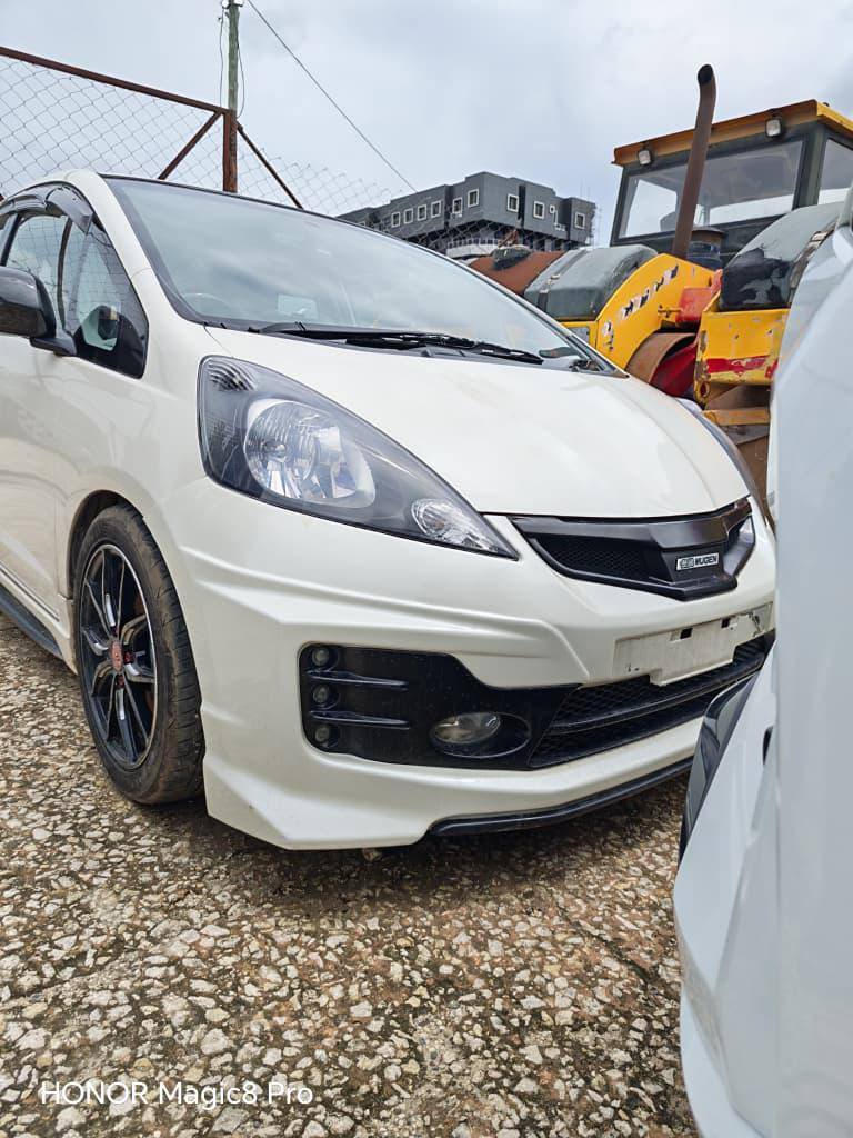 A picture of HONDA FIT0767058883