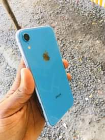 A picture of Iphone xr Bh 93 Nb IMEZIMA ILIKUWA IMEANGUKA dar 0789319681