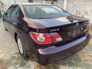 A picture of Lexus rx 330