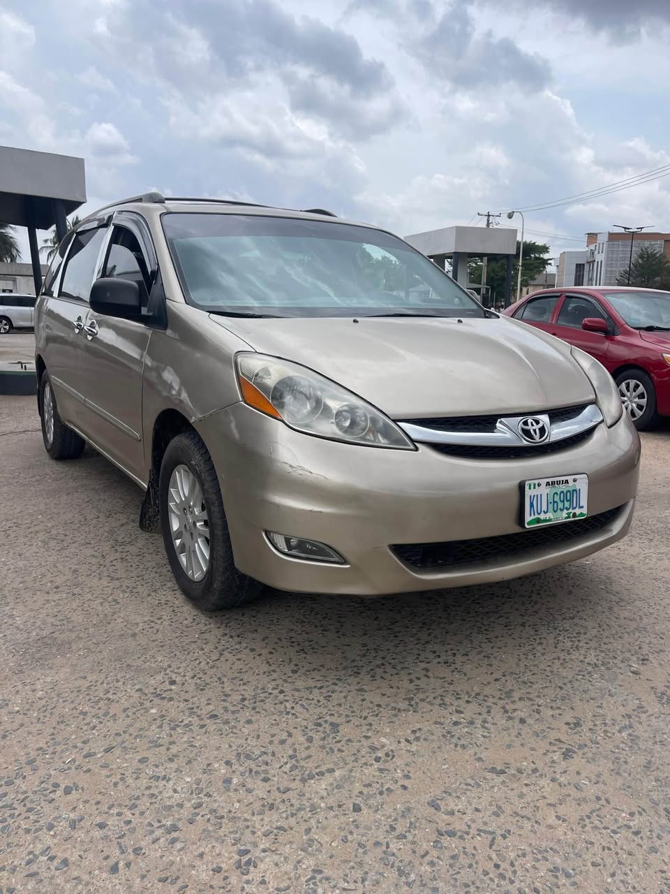 A picture of REGISTERED 2005 SIENNA XLE