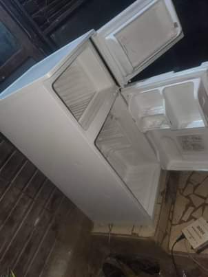 A picture of Fridge kali sana umeme mdogo bei 255000 