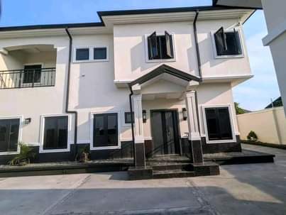 A picture of To let Virgin Semi detached Super standard 5 bdrm duplex