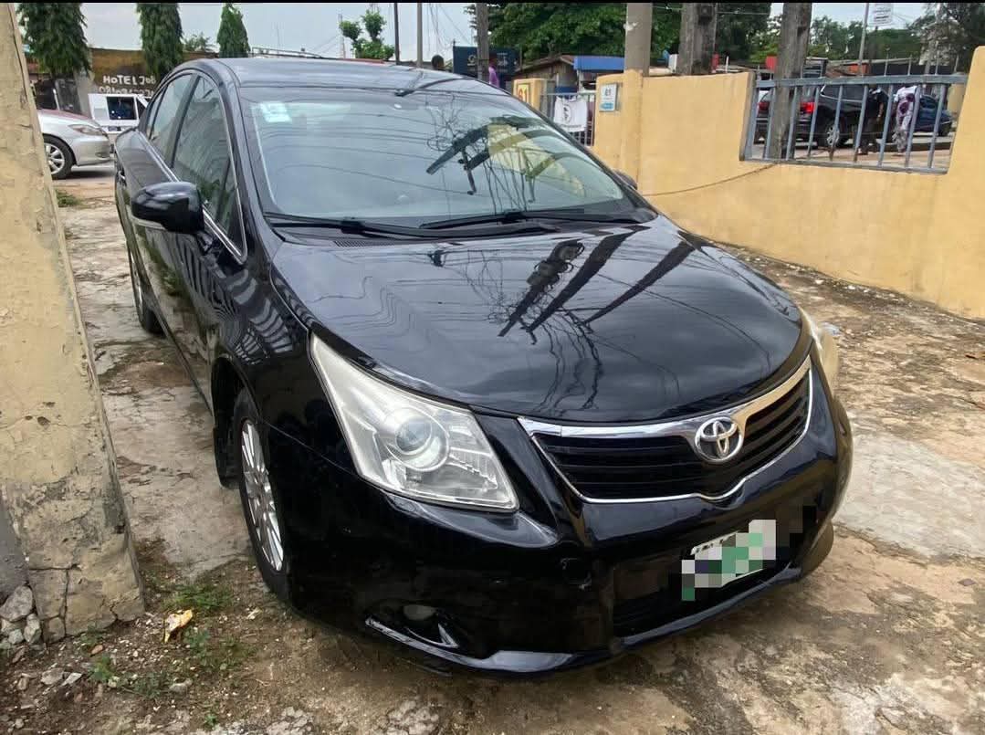 A picture of 2010 Toyota avensis